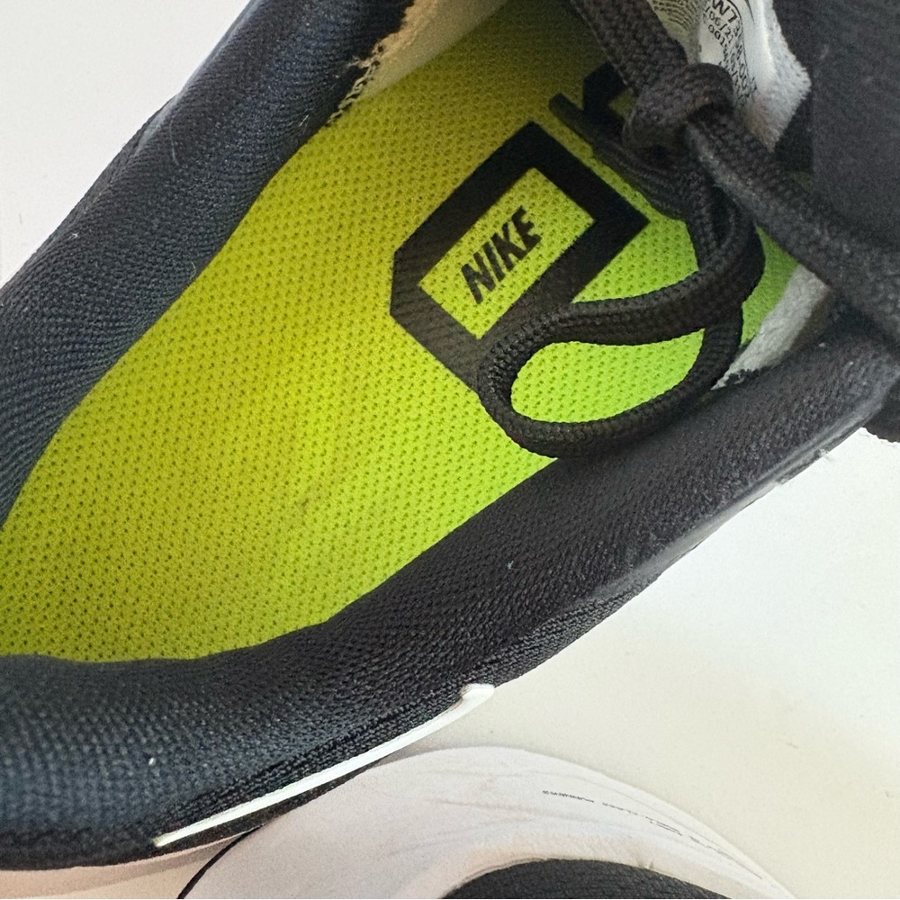 Nike Black and White Womens Athletic Sneakers - Picture 6 of 9